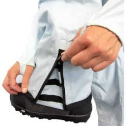 3L Shelter FTC Snowboard Bib Pant Short - Womens -Volcom Sales Store DSC 0088